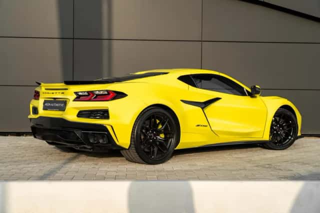 Corvette C8 (2025) thumbnail 6