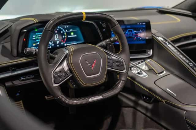 Corvette C8 (2025) thumbnail 3