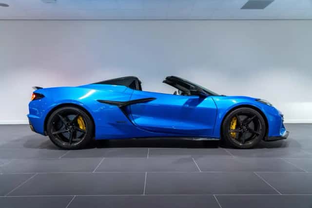 Corvette C8 (2025) thumbnail 6