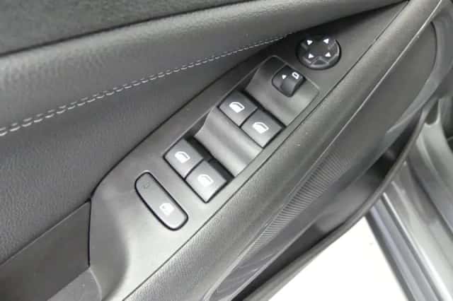 Opel Crossland (2022) thumbnail 22