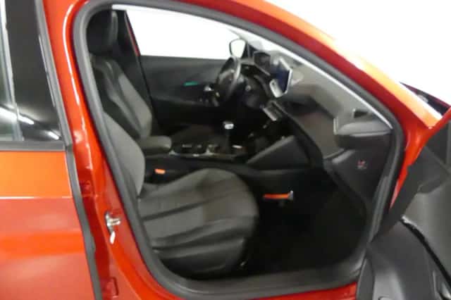 Peugeot 208 (2021) thumbnail 14