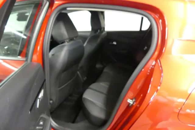 Peugeot 208 (2021) thumbnail 15