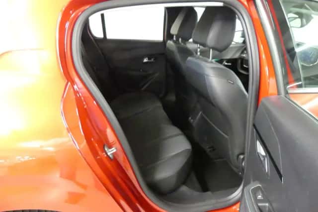 Peugeot 208 (2021) thumbnail 16
