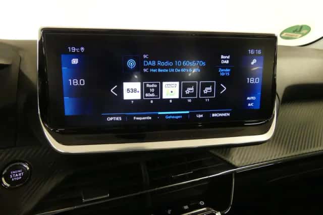 Peugeot 208 (2021) thumbnail 26