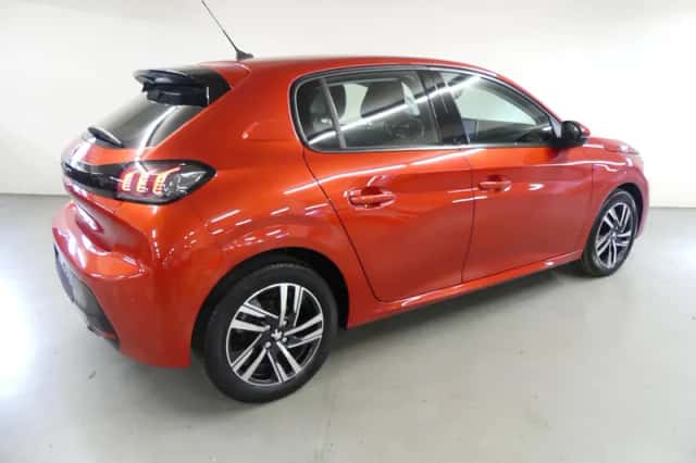 Peugeot 208 (2021) thumbnail 9