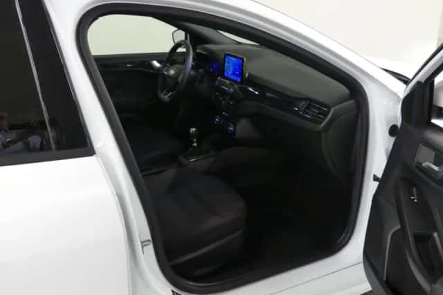 Ford Focus (2021) thumbnail 14