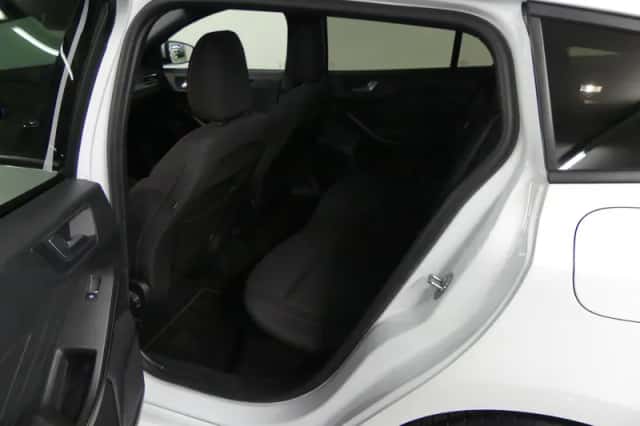 Ford Focus (2021) thumbnail 15