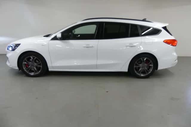 Ford Focus (2021) thumbnail 6