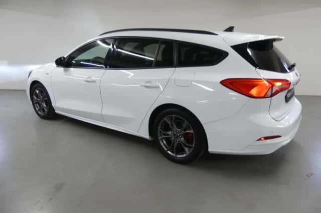 Ford Focus (2021) thumbnail 8
