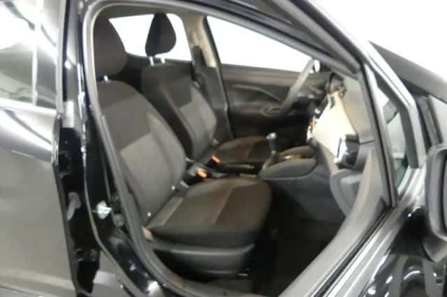 Nissan Micra (2022) thumbnail 12