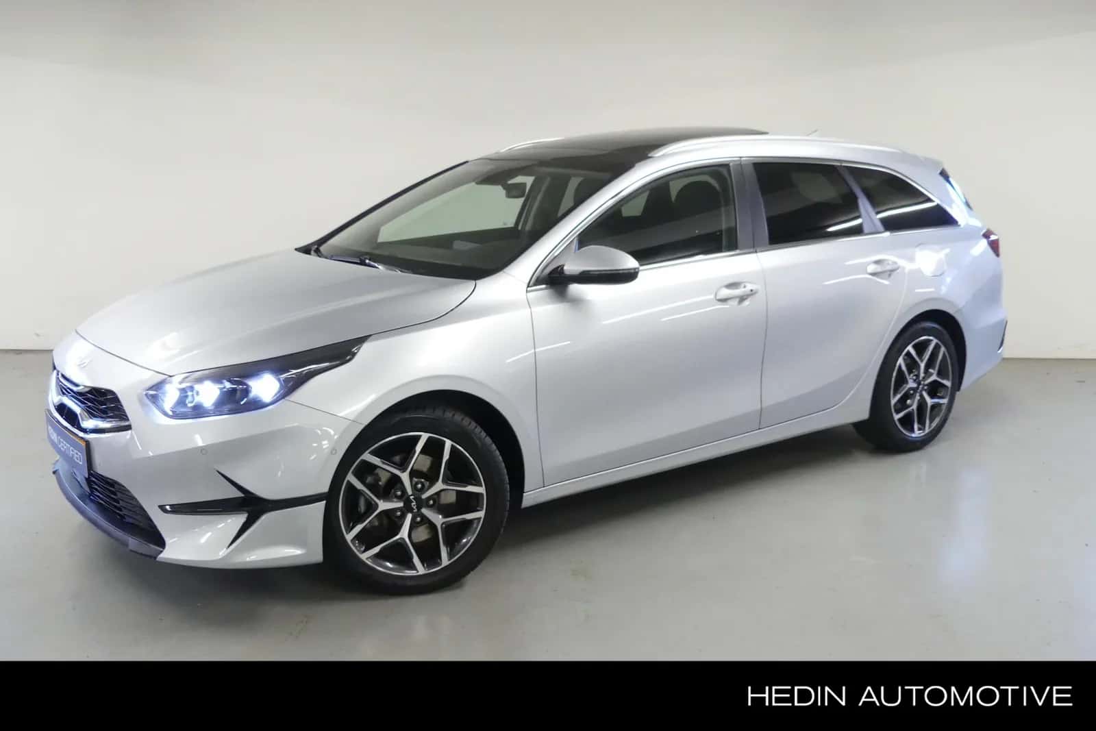 Kia Ceed Sportswagon (2024) — foto 1
