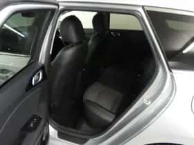 Kia Ceed Sportswagon (2024) thumbnail 17