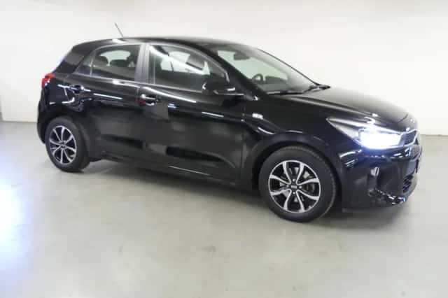 Kia Rio (2017) thumbnail 2