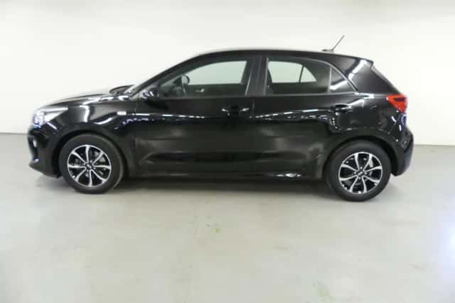 Kia Rio (2017) thumbnail 6