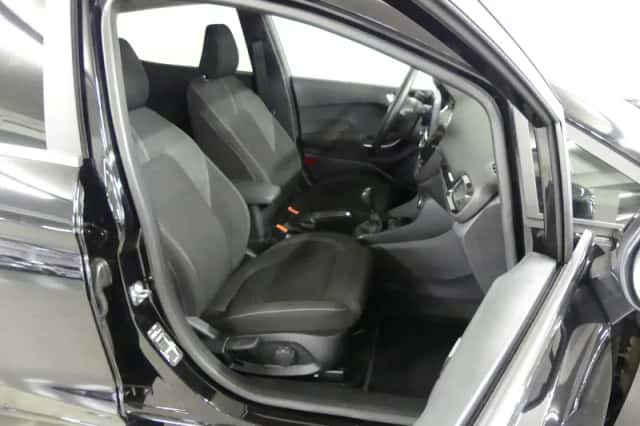 Ford Fiesta (2023) thumbnail 13