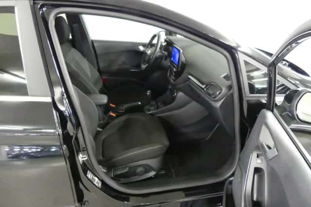 Ford Fiesta (2023) thumbnail 15