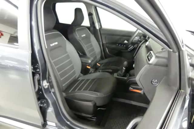 Dacia Duster (2023) thumbnail 6
