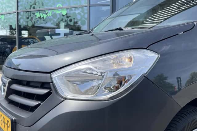 Dacia Dokker (2015) thumbnail 2