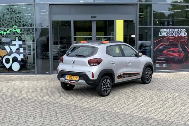 Dacia Spring (2022) thumbnail 2