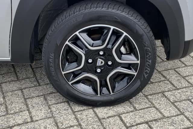 Dacia Spring (2022) thumbnail 5