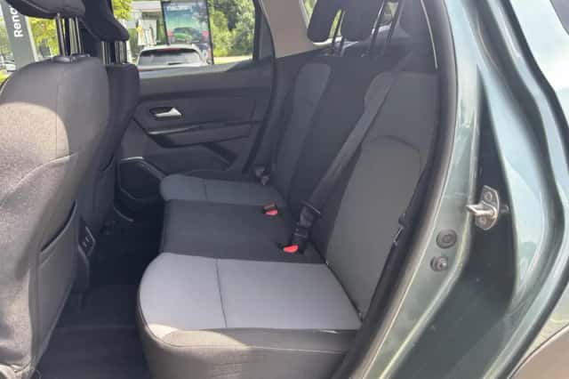 Dacia Duster (2023) thumbnail 5