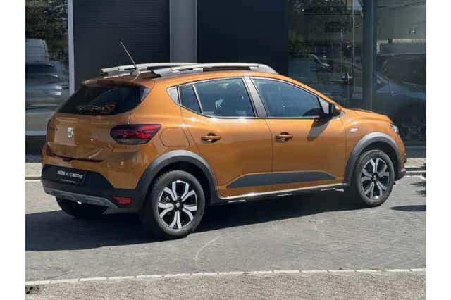 Dacia Sandero Stepway (2021) thumbnail 2