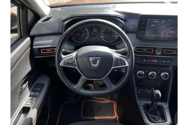 Dacia Sandero Stepway (2021) thumbnail 3