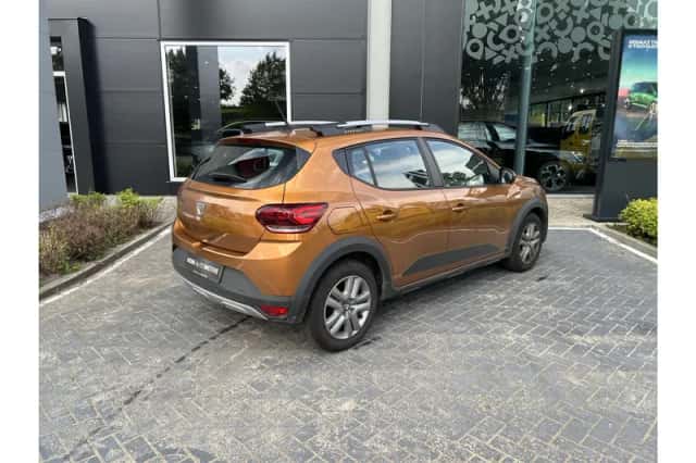 Dacia Sandero Stepway (2021) thumbnail 2