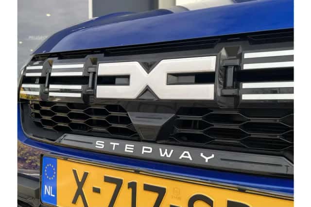 Dacia Sandero Stepway (2024) thumbnail 5