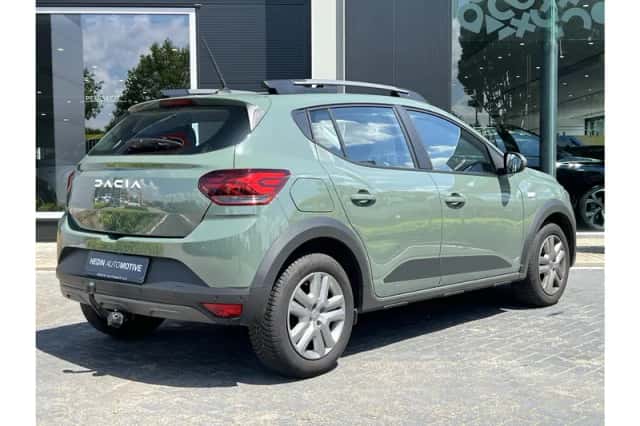 Dacia Sandero Stepway (2023) thumbnail 2