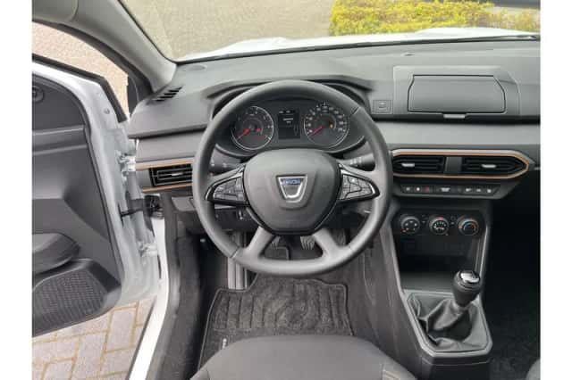 Dacia Sandero (2023) thumbnail 3