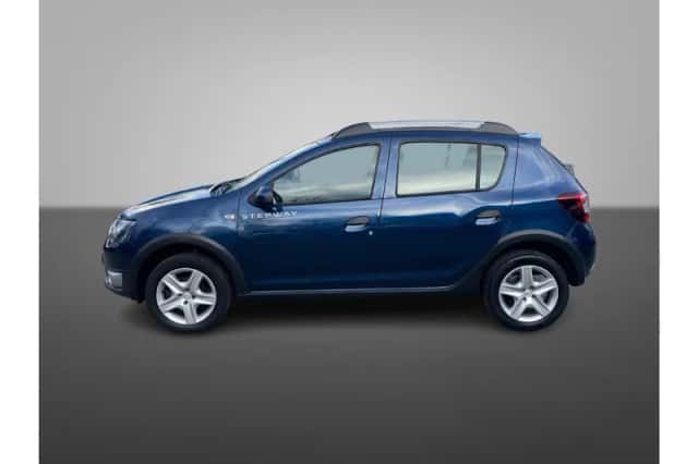 Dacia Sandero Stepway (2017) thumbnail 2