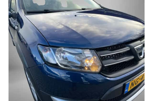 Dacia Sandero Stepway (2017) thumbnail 11