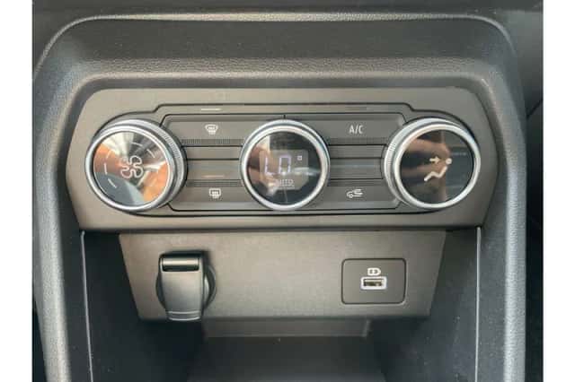 Dacia Sandero Stepway (2021) thumbnail 6