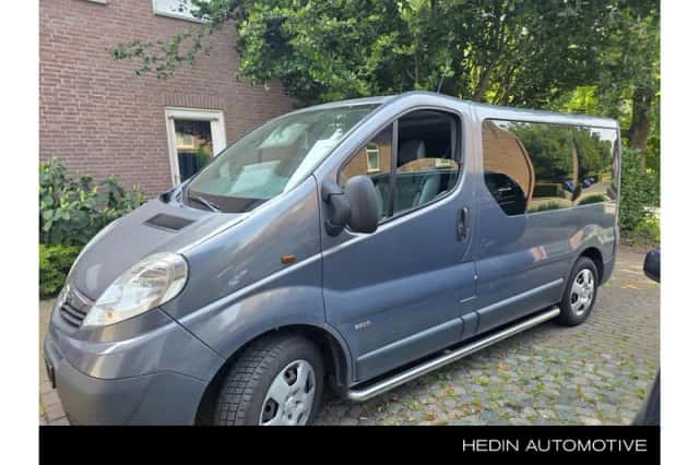 Opel Vivaro (2012) thumbnail 1
