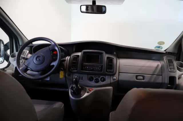 Opel Vivaro (2012) thumbnail 3
