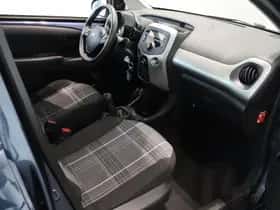 Peugeot 108 (2017) thumbnail 25