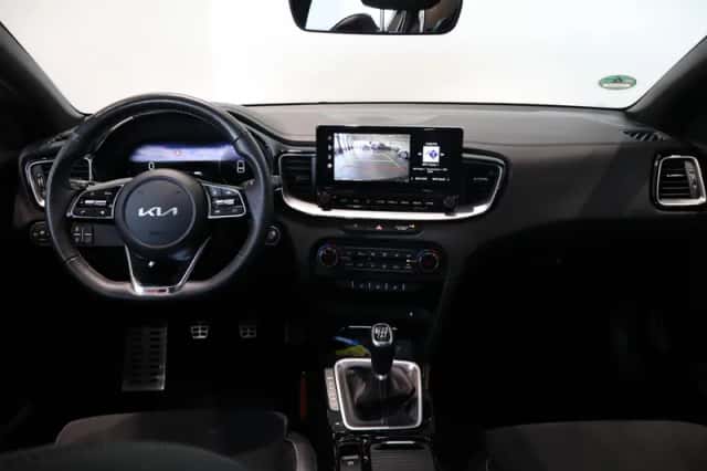 Kia Proceed (2022) thumbnail 3