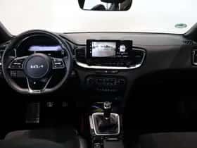 Kia Proceed (2022) thumbnail 3