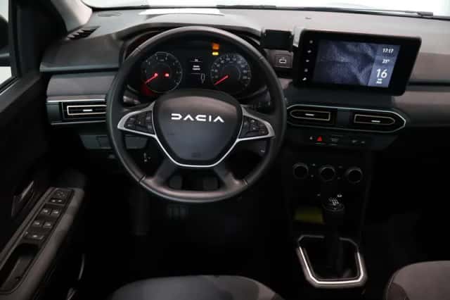 Dacia Sandero Stepway (2025) thumbnail 3