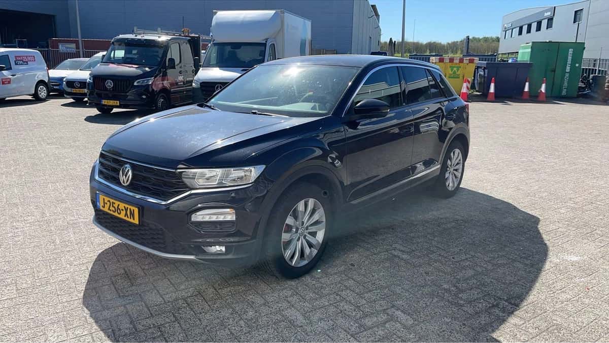 Volkswagen T-Roc (2019) — foto 1
