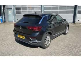 Volkswagen T-Roc (2019) thumbnail 5