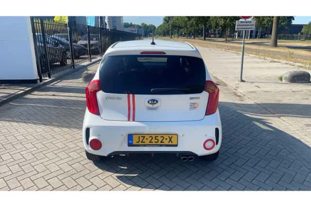 Kia Picanto (2016) thumbnail 3