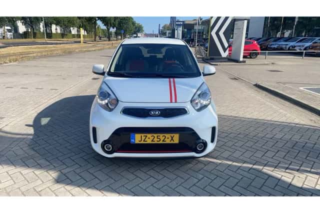 Kia Picanto (2016) thumbnail 6