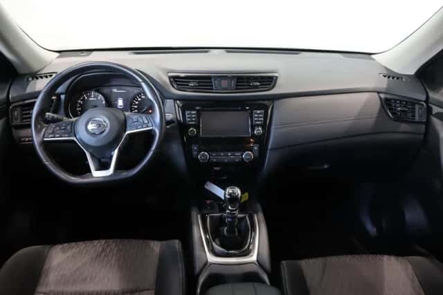 Nissan X-Trail (2019) thumbnail 3
