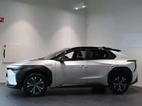Toyota bZ4X (2024) thumbnail 2