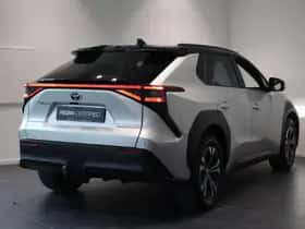 Toyota bZ4X (2024) thumbnail 6