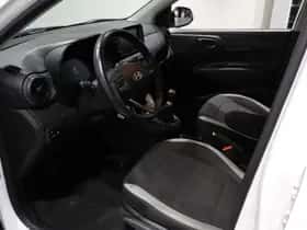 Hyundai i10 (2023) thumbnail 9