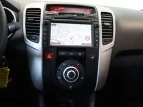 Kia Venga (2011) thumbnail 11
