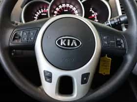 Kia Venga (2011) thumbnail 12